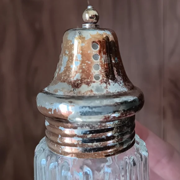 Leonard Vintage 6" Clear Crystal Glass Salt Shaker Japan - Picture 2 of 6